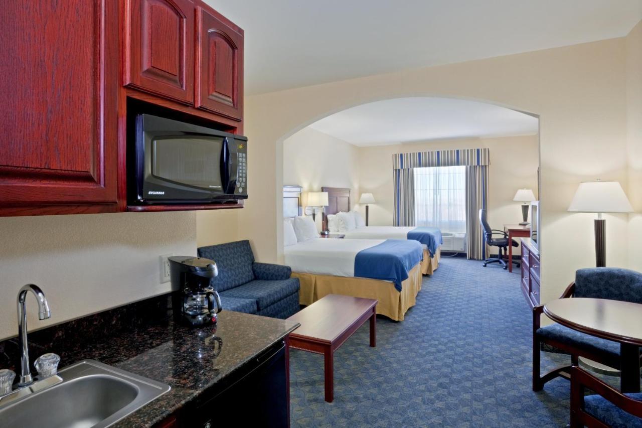 Holiday Inn Express Hotel & Suites Pampa By Ihg Номер фото