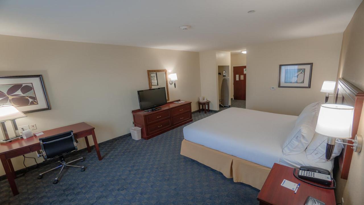 Holiday Inn Express Hotel & Suites Pampa By Ihg Номер фото