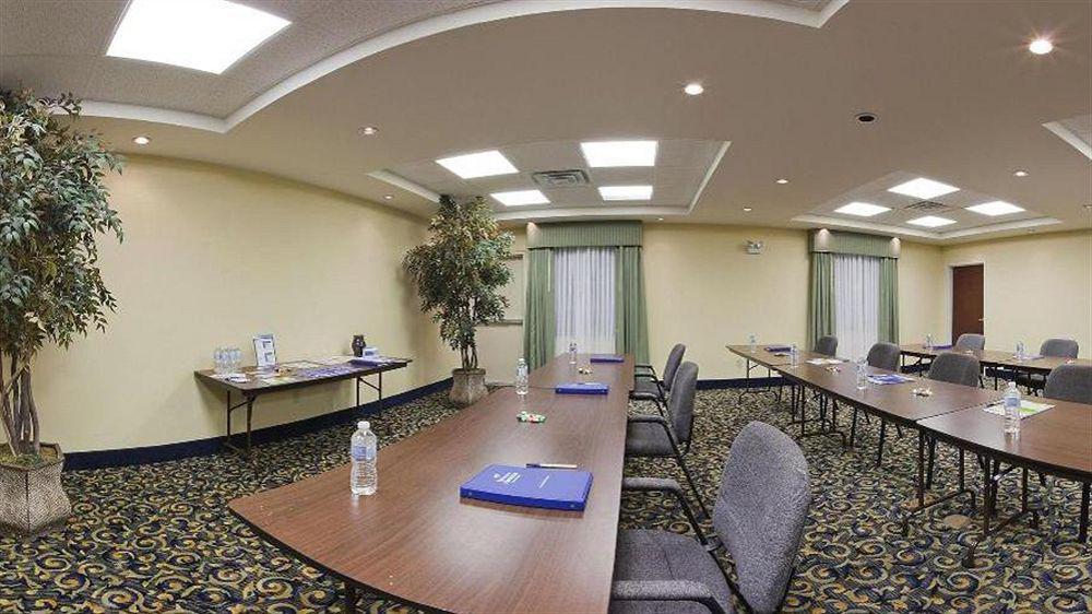 Holiday Inn Express Hotel & Suites Pampa By Ihg Экстерьер фото