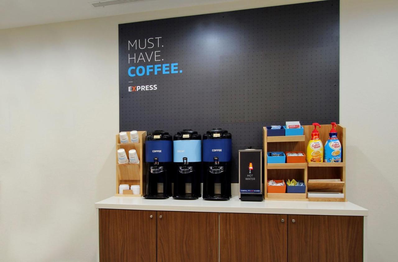 Holiday Inn Express Hotel & Suites Pampa By Ihg Экстерьер фото