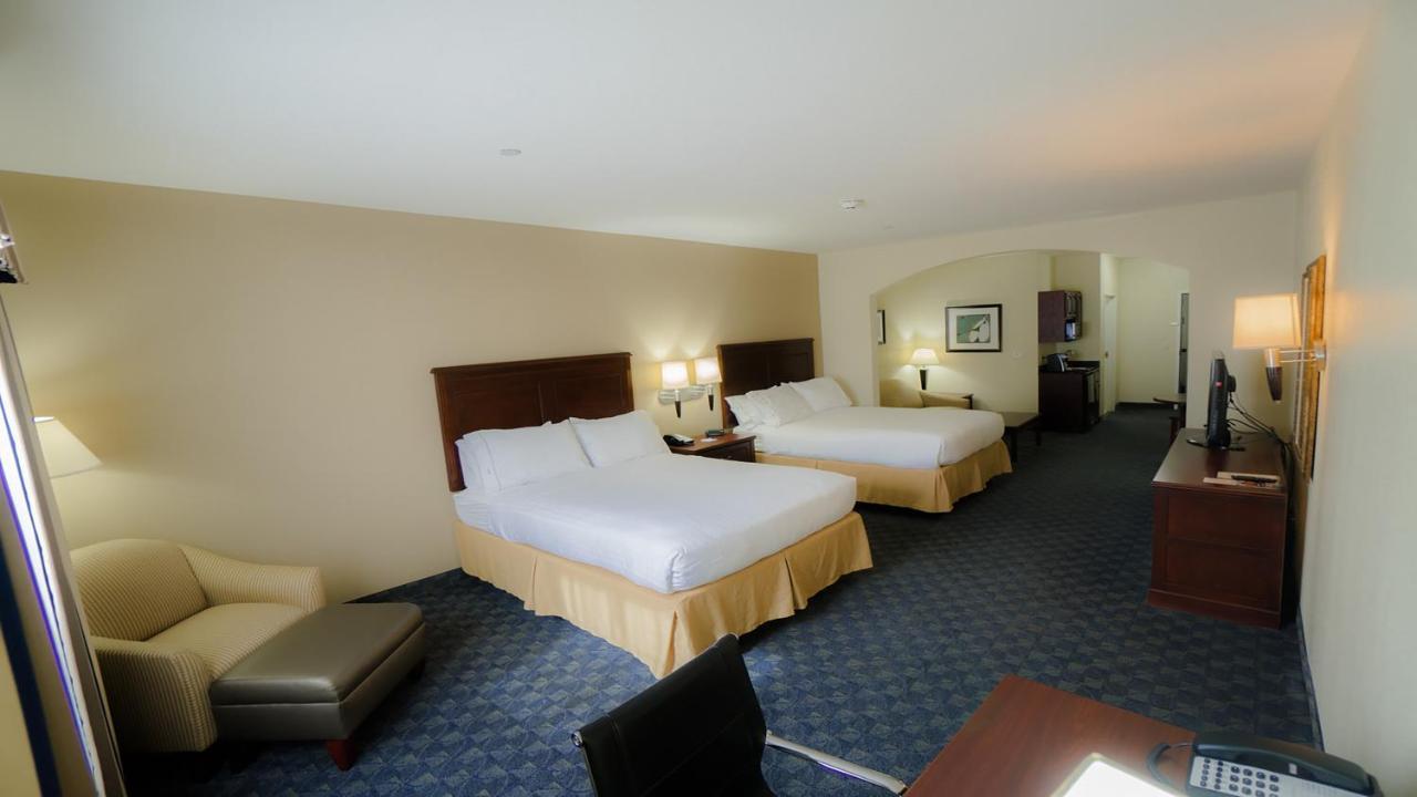 Holiday Inn Express Hotel & Suites Pampa By Ihg Экстерьер фото