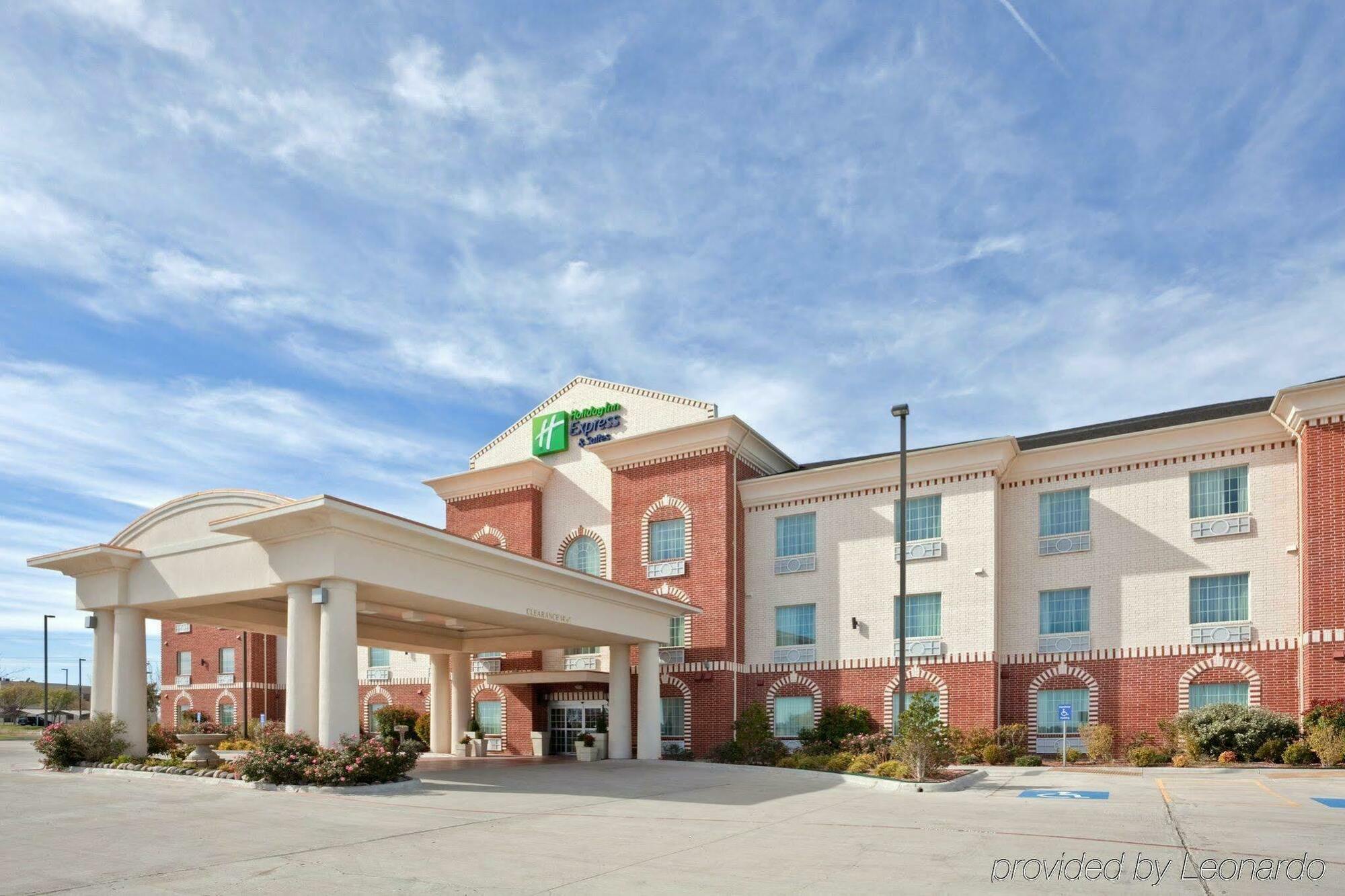 Holiday Inn Express Hotel & Suites Pampa By Ihg Экстерьер фото