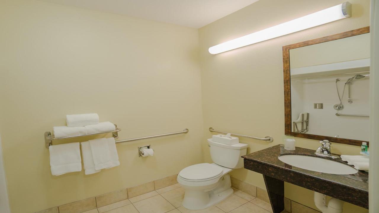 Holiday Inn Express Hotel & Suites Pampa By Ihg Экстерьер фото