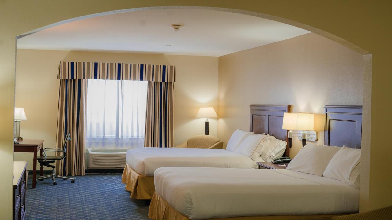Holiday Inn Express Hotel & Suites Pampa By Ihg Экстерьер фото