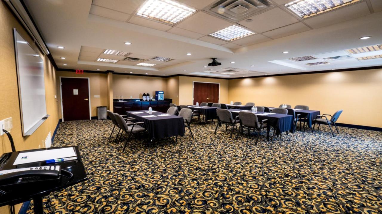 Holiday Inn Express Hotel & Suites Pampa By Ihg Экстерьер фото