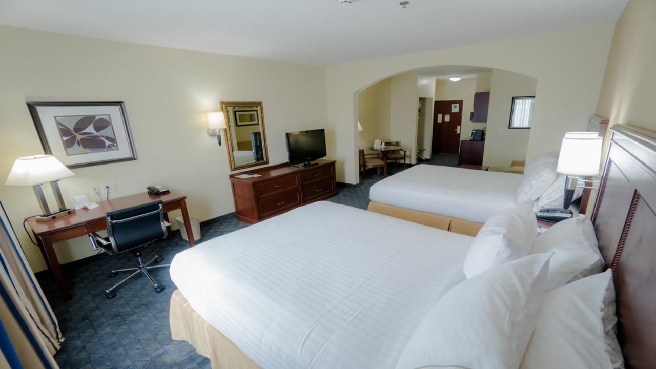 Holiday Inn Express Hotel & Suites Pampa By Ihg Экстерьер фото