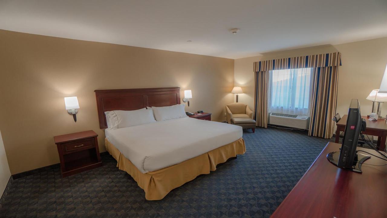 Holiday Inn Express Hotel & Suites Pampa By Ihg Экстерьер фото