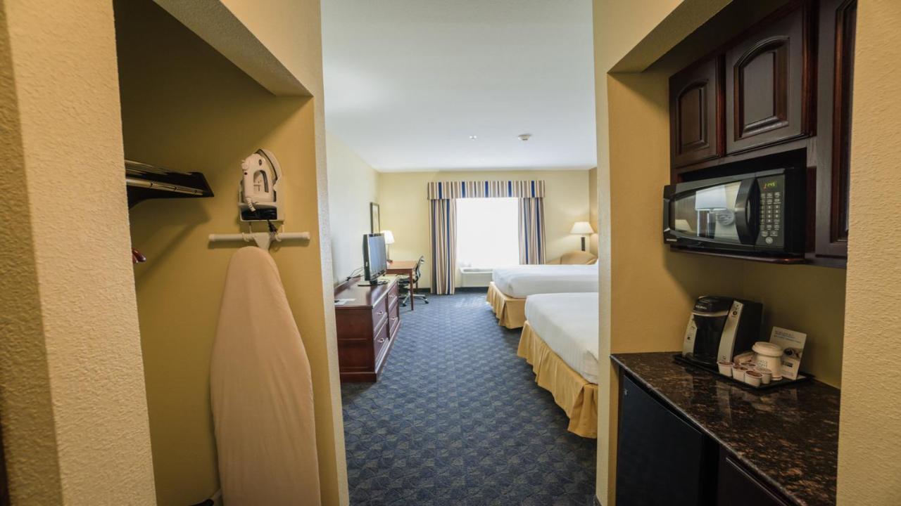 Holiday Inn Express Hotel & Suites Pampa By Ihg Экстерьер фото