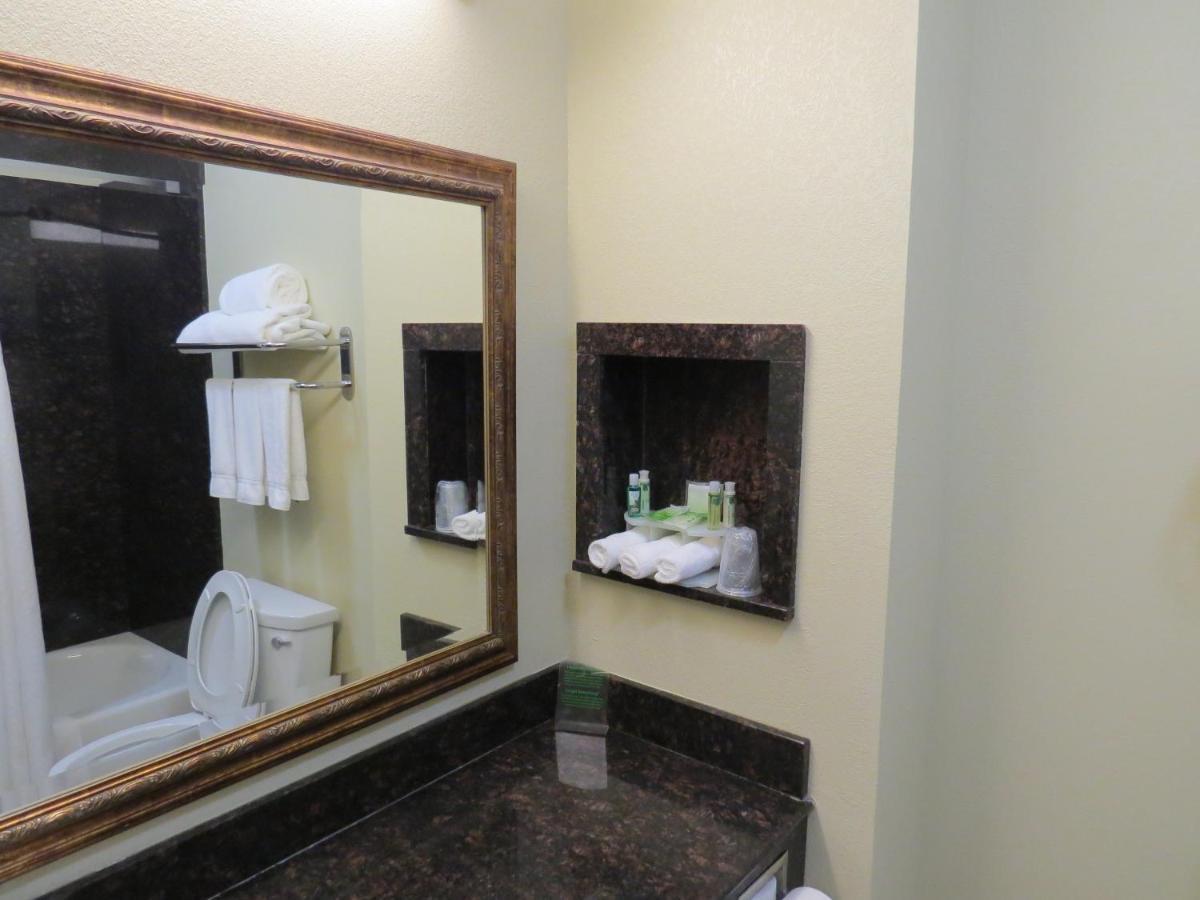 Holiday Inn Express Hotel & Suites Pampa By Ihg Экстерьер фото